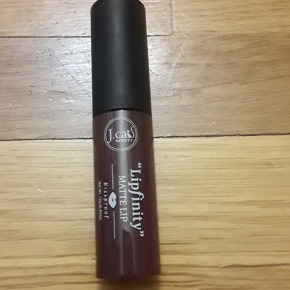 J. CAT LIPFINITY MATTE LIP - Picture 1 of 1